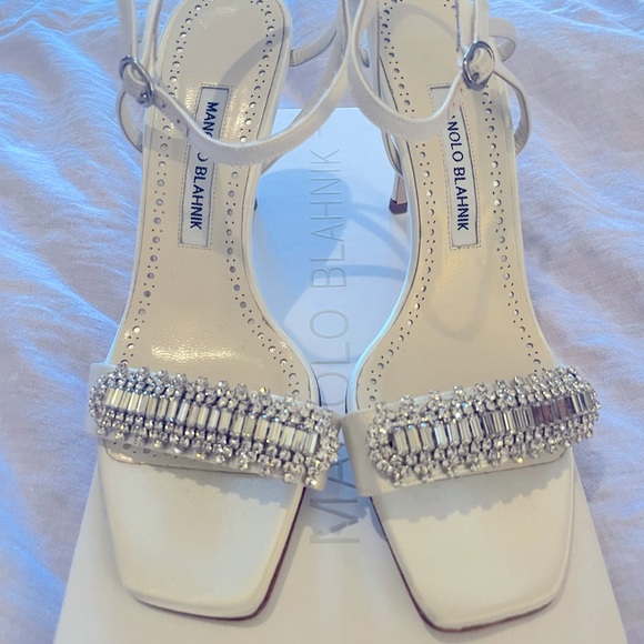 Never worn crystal embellished Manolo Blahniks - Picture 1 of 5